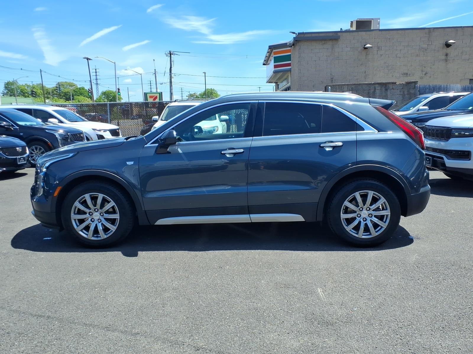 Used 2019 Cadillac XT4 Premium Luxury w/ Cold Weather Package AWD/4WD image 8