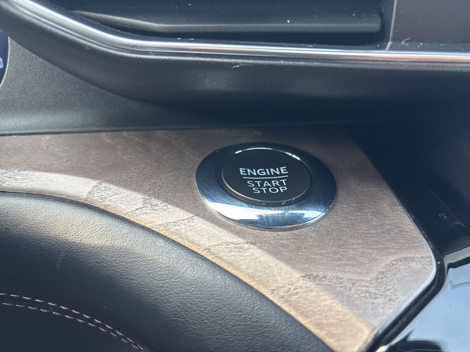 Used 2022 Ford Explorer Platinum w/ Equipment Group 601A image 15