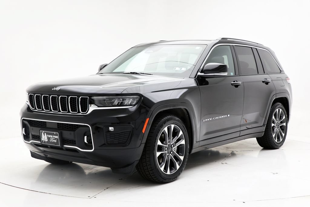 Used 2023 Jeep Grand Cherokee Overland w/ Luxury Tech Group IV AWD/4WD image 2