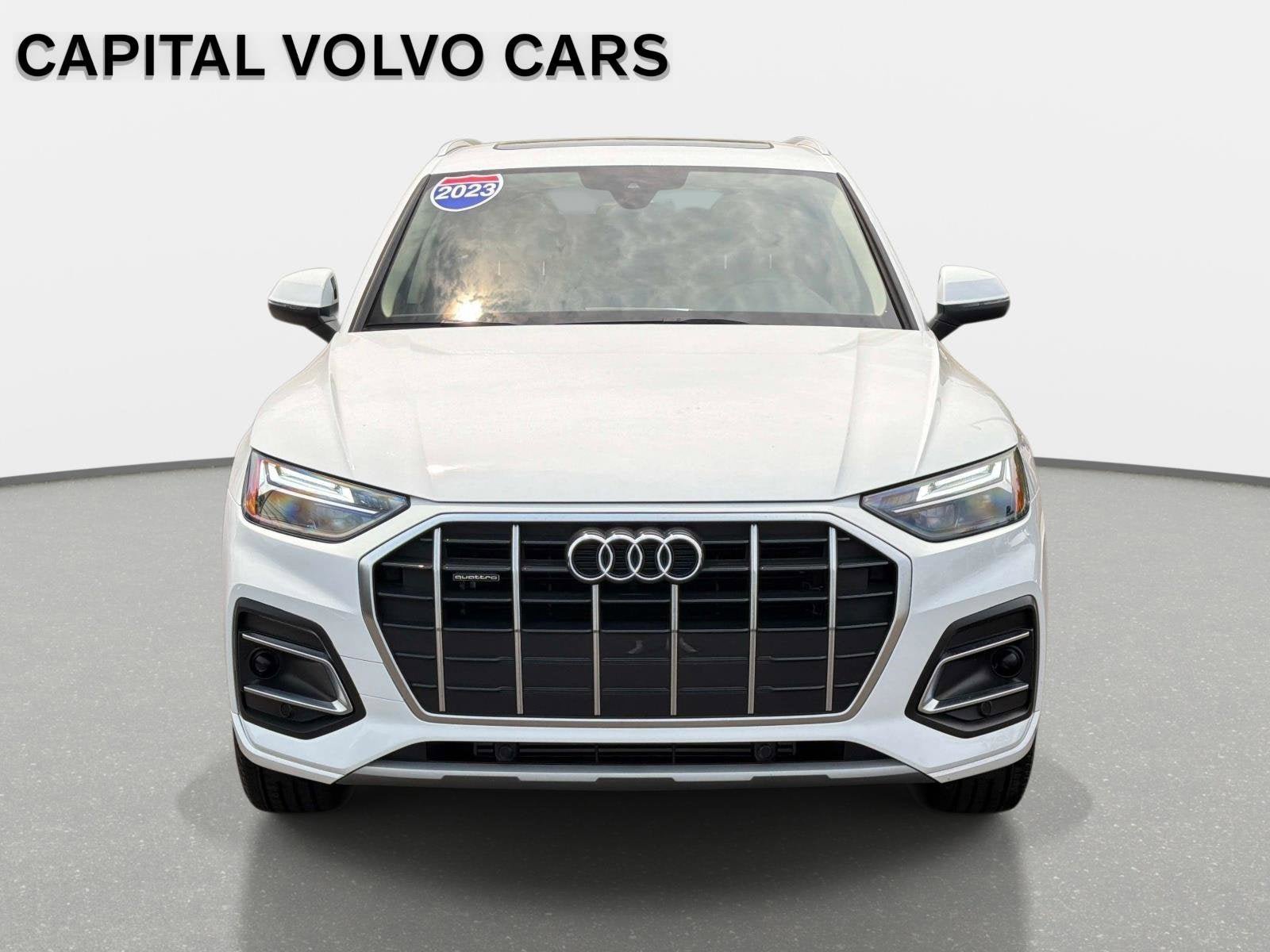Used 2023 Audi Q5 2.0T Premium w/ Convenience Package AWD/4WD image 2