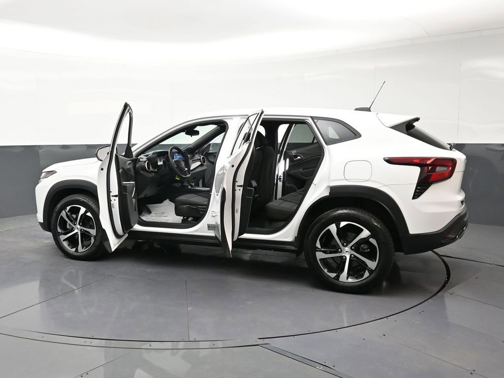 Used 2024 Chevrolet Trax RS image 35