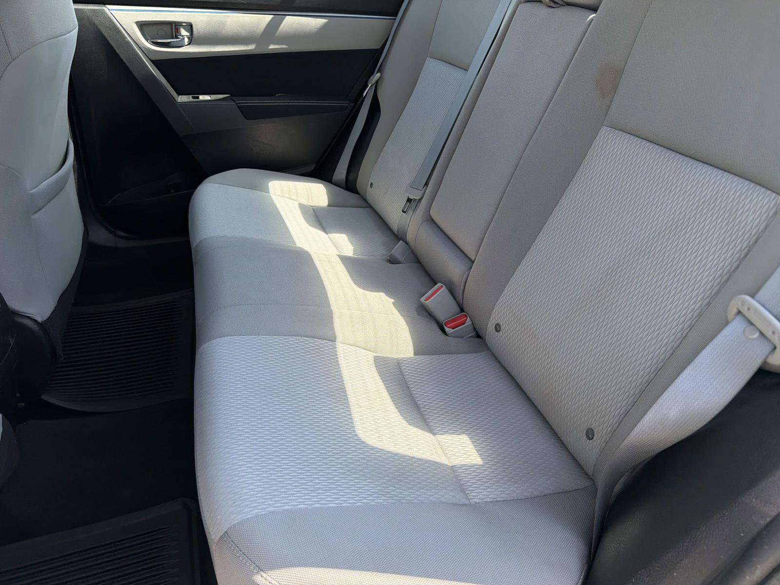 Used 2016 Toyota Corolla LE image 19