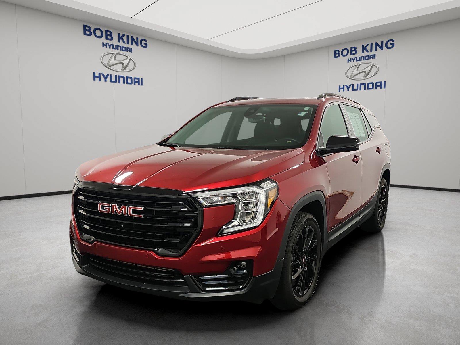 Used 2024 GMC Terrain SLT w/ Tech Package