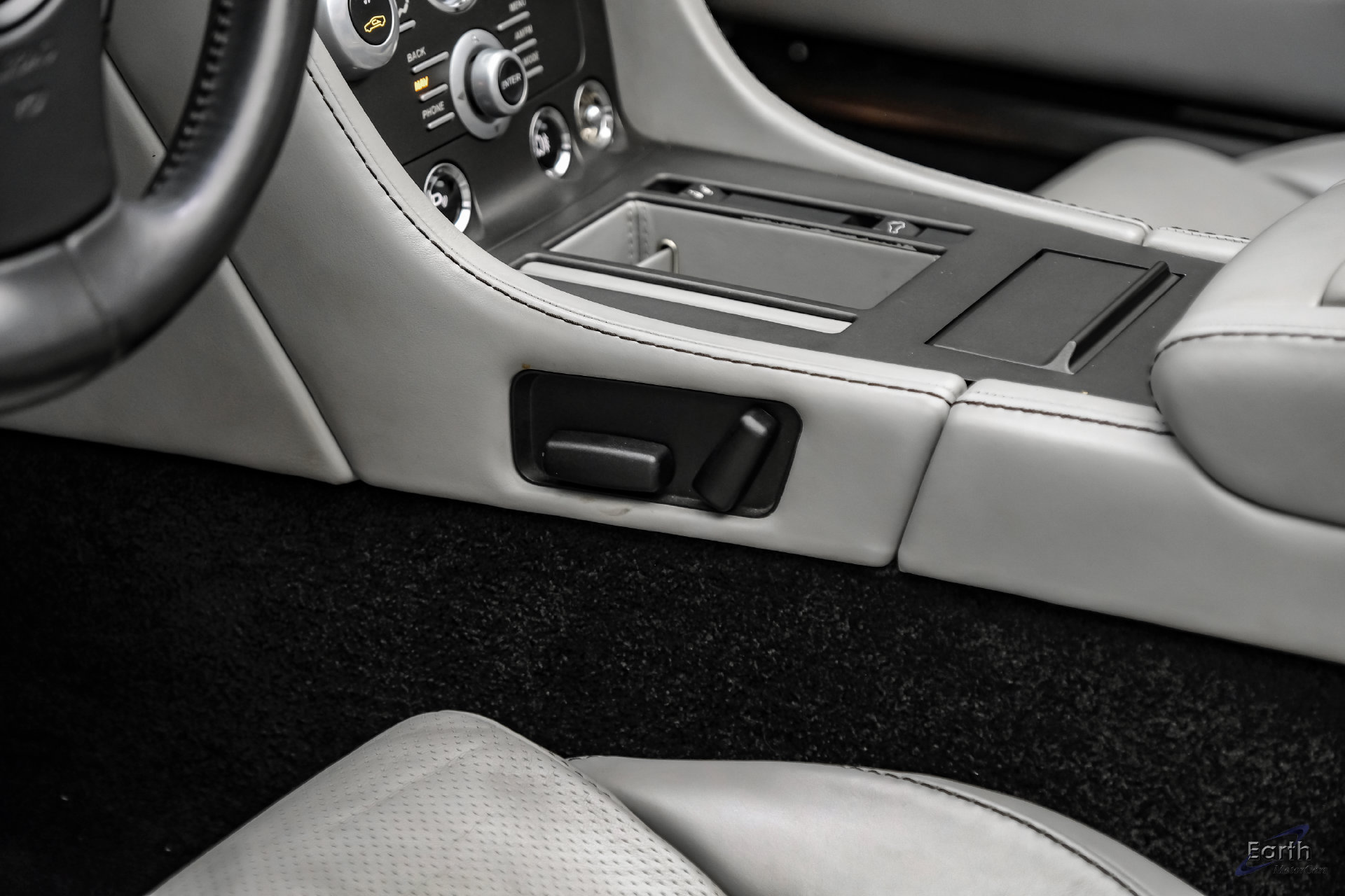 Used 2015 Aston Martin V8 Vantage GT RWD image 60