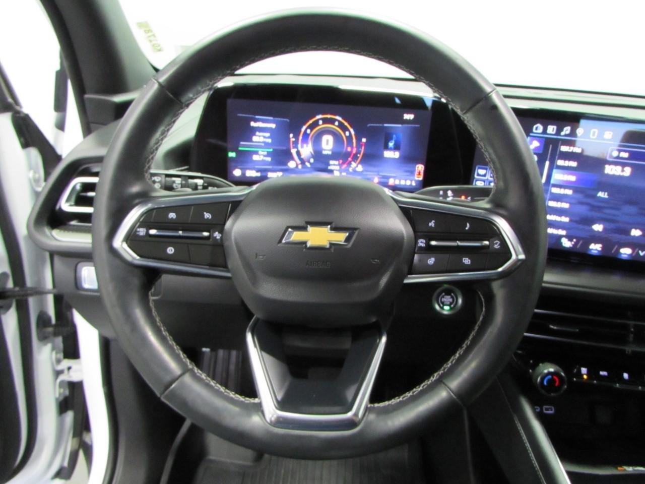 Used 2025 Chevrolet Traverse LT AWD/4WD image 25