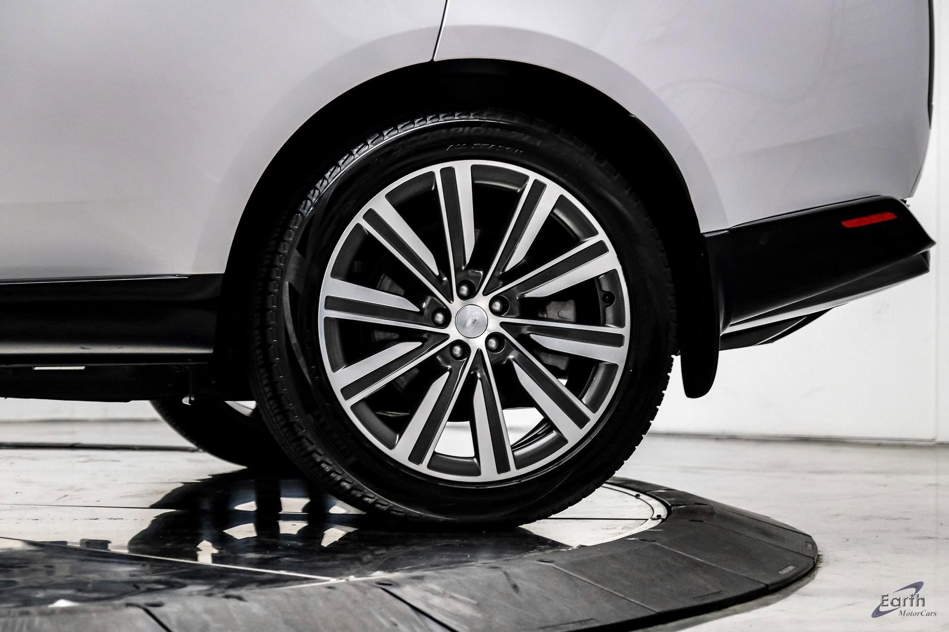 Used 2023 Land Rover Range Rover SE image 95