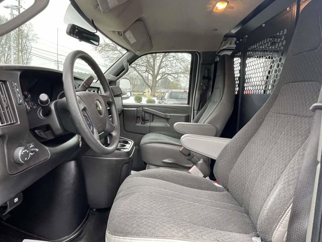 Used 2024 Chevrolet Express 2500 w/ Driver Convenience Package image 19