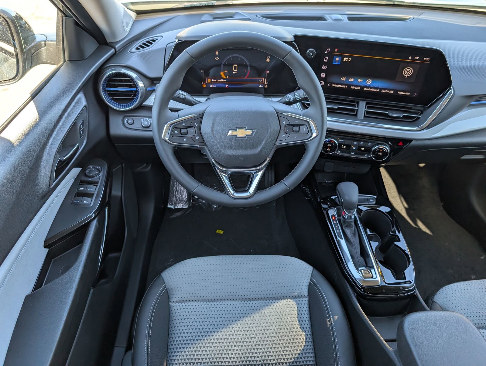 New 2026 Chevrolet Trax LT image 9