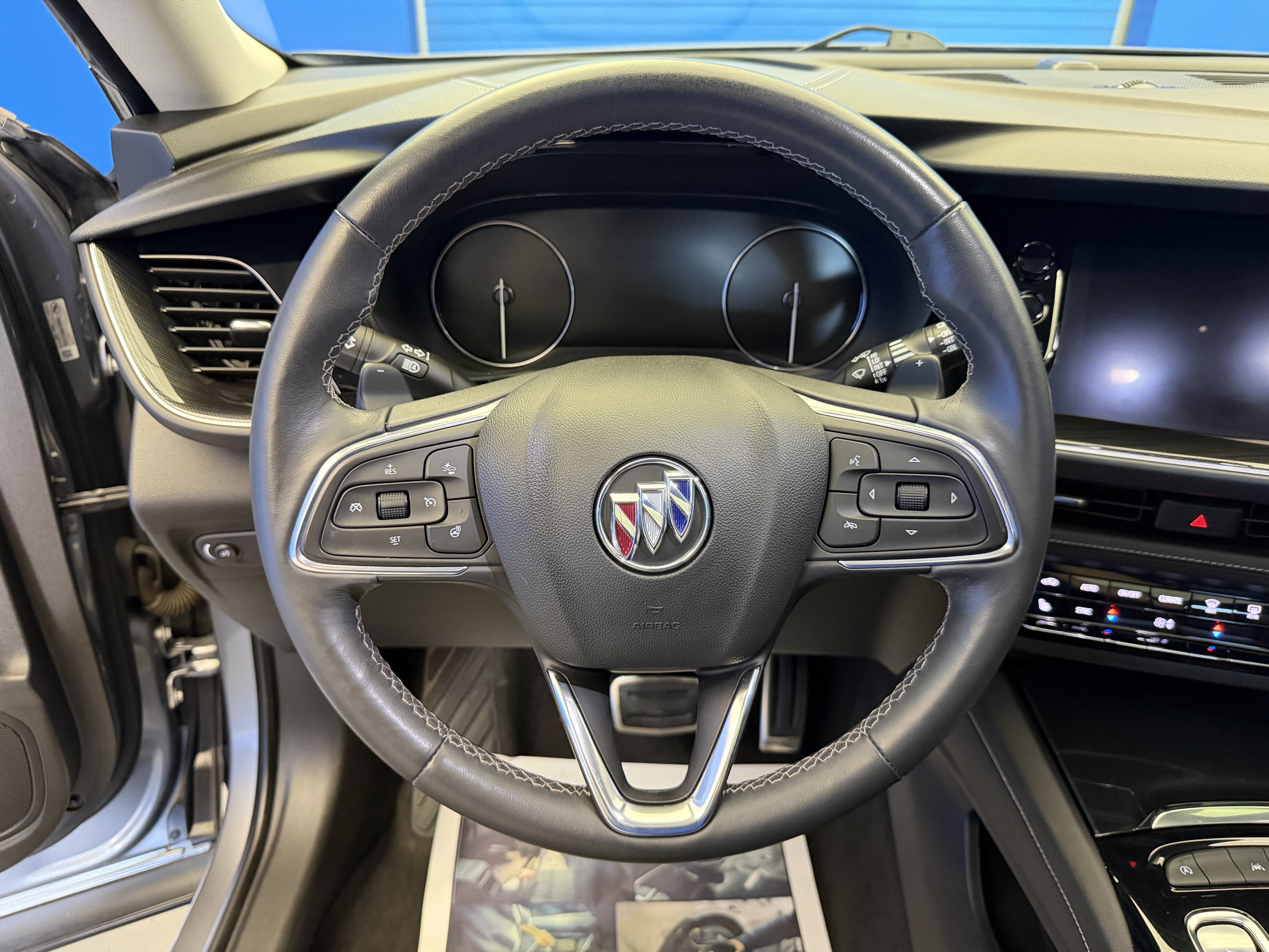 Used 2022 Buick Envision Preferred FWD image 14