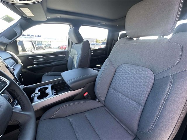 New 2026 RAM 1500 4x4 Crew Cab image 5