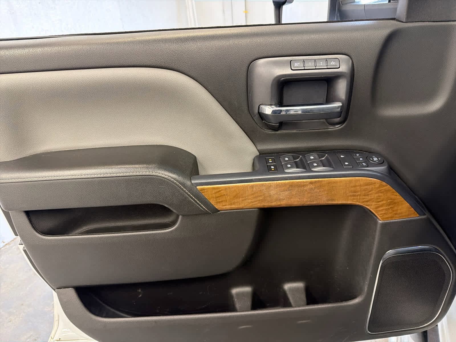 Used 2019 Chevrolet Silverado 2500 LTZ AWD/4WD image 17