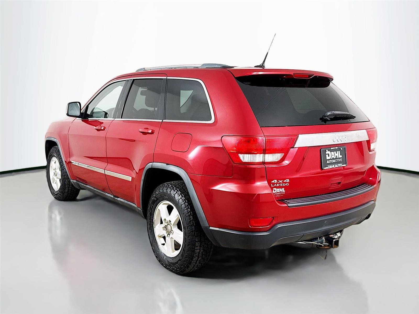 Used 2011 Jeep Grand Cherokee Laredo w/ Security & Convenience Group AWD/4WD image 9