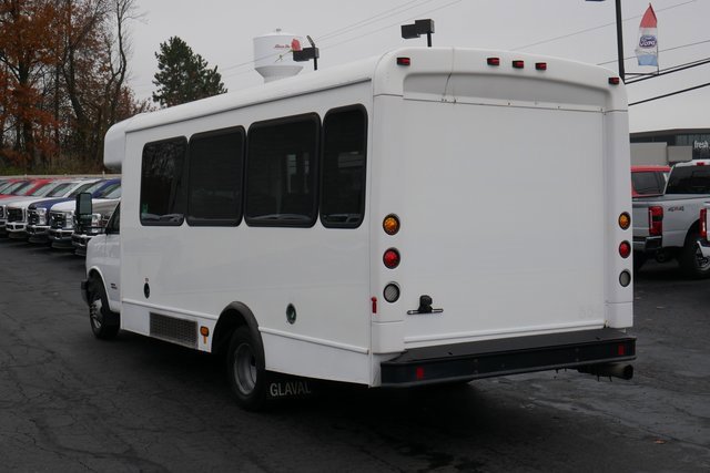 Used 2014 Chevrolet Express 4500 w/ Shuttle Bus Package image 7
