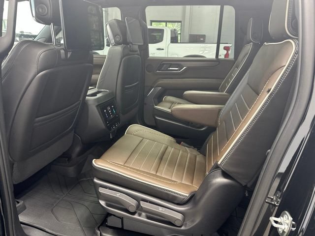 Used 2025 GMC Yukon XL Denali Ultimate AWD/4WD image 42