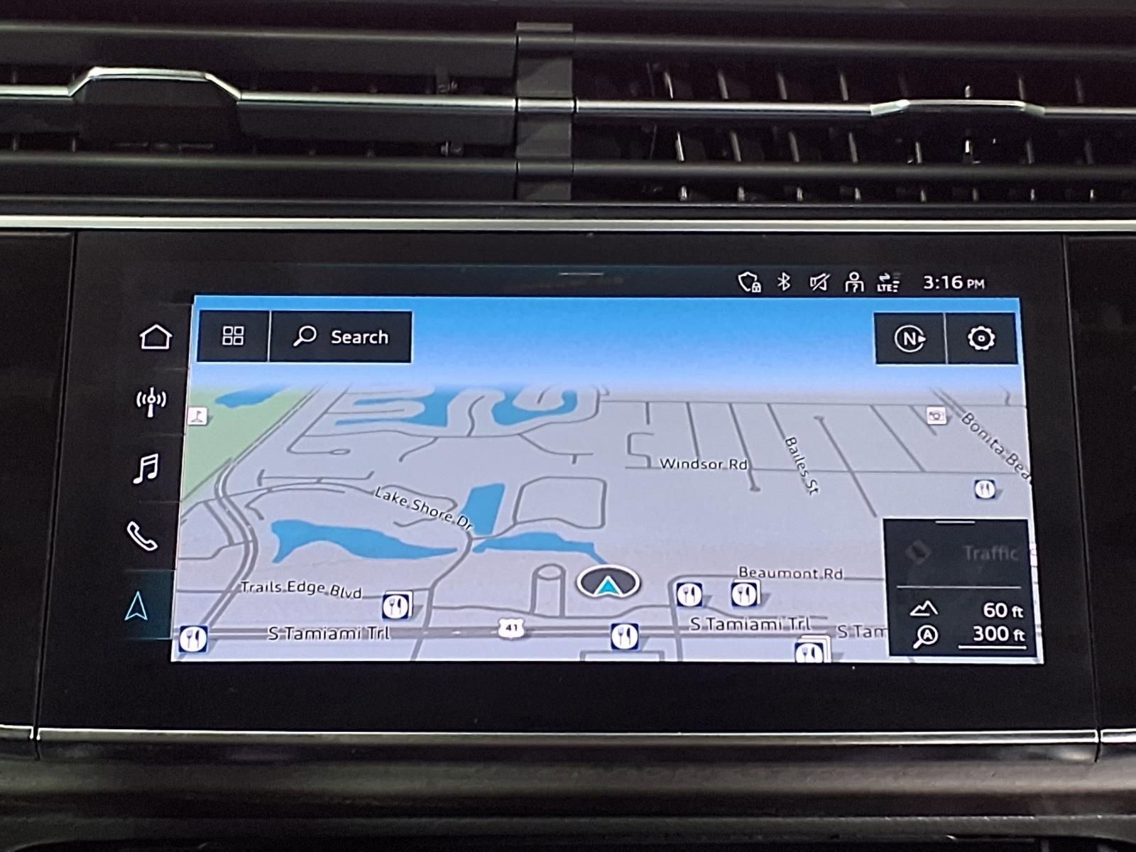 Used 2023 Audi Q8 Prestige image 20