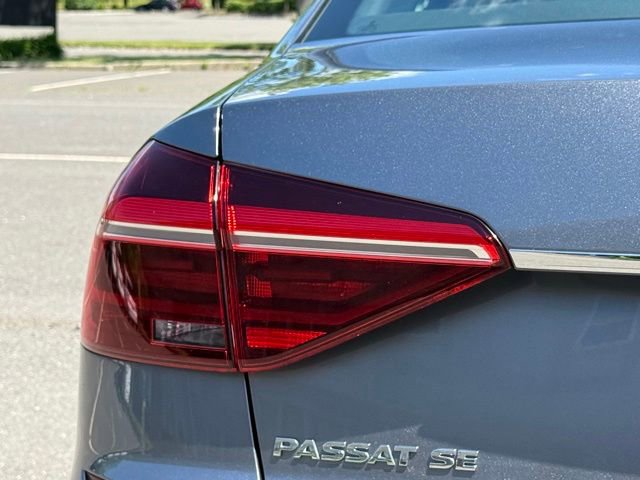 Used 2018 Volkswagen Passat 2.0T SE w/ SE Lighting Package FWD image 13