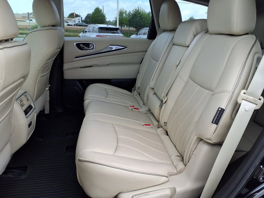 Used 2020 INFINITI QX60 Luxe w/ Essential Package FWD image 29
