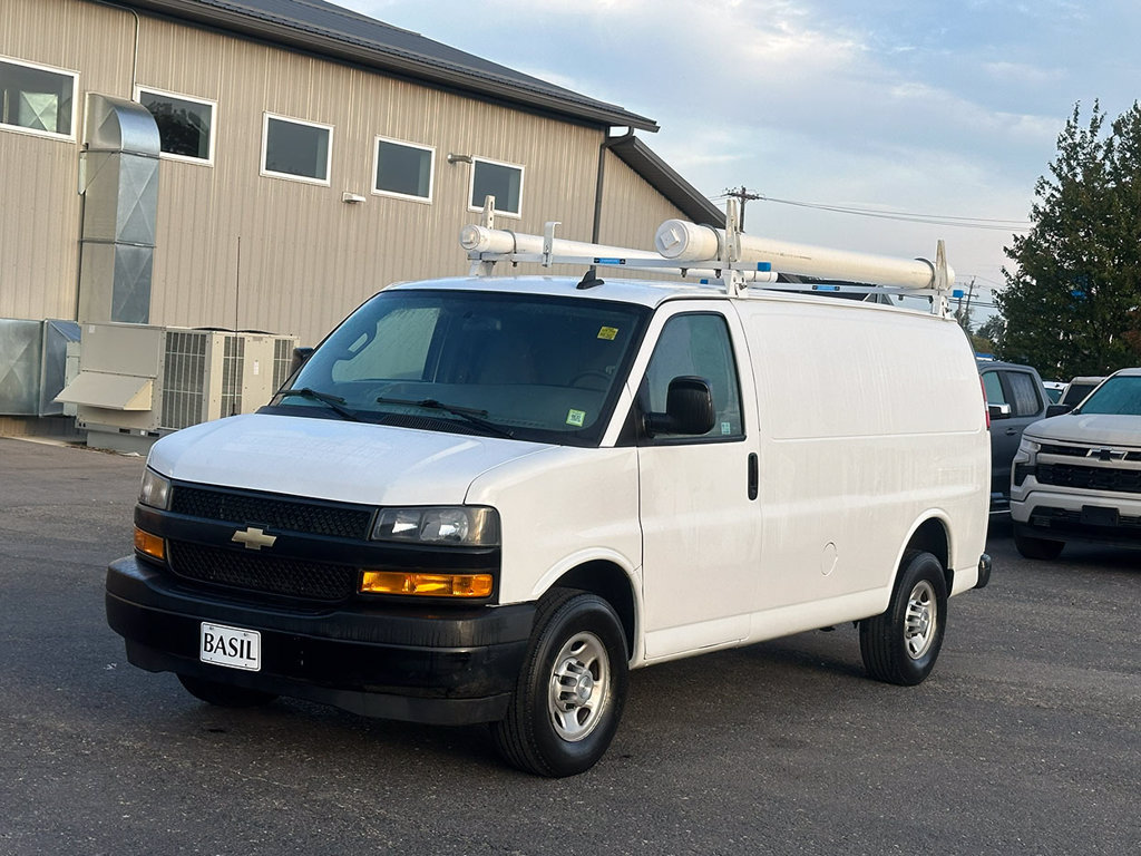 Used 2018 Chevrolet Express 3500 w/ Driver Convenience Package RWD image 8