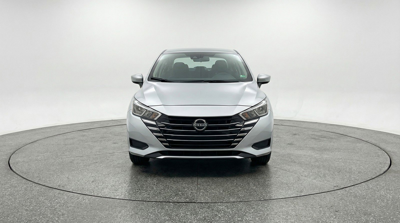 Used 2025 Nissan Versa SV FWD image 2