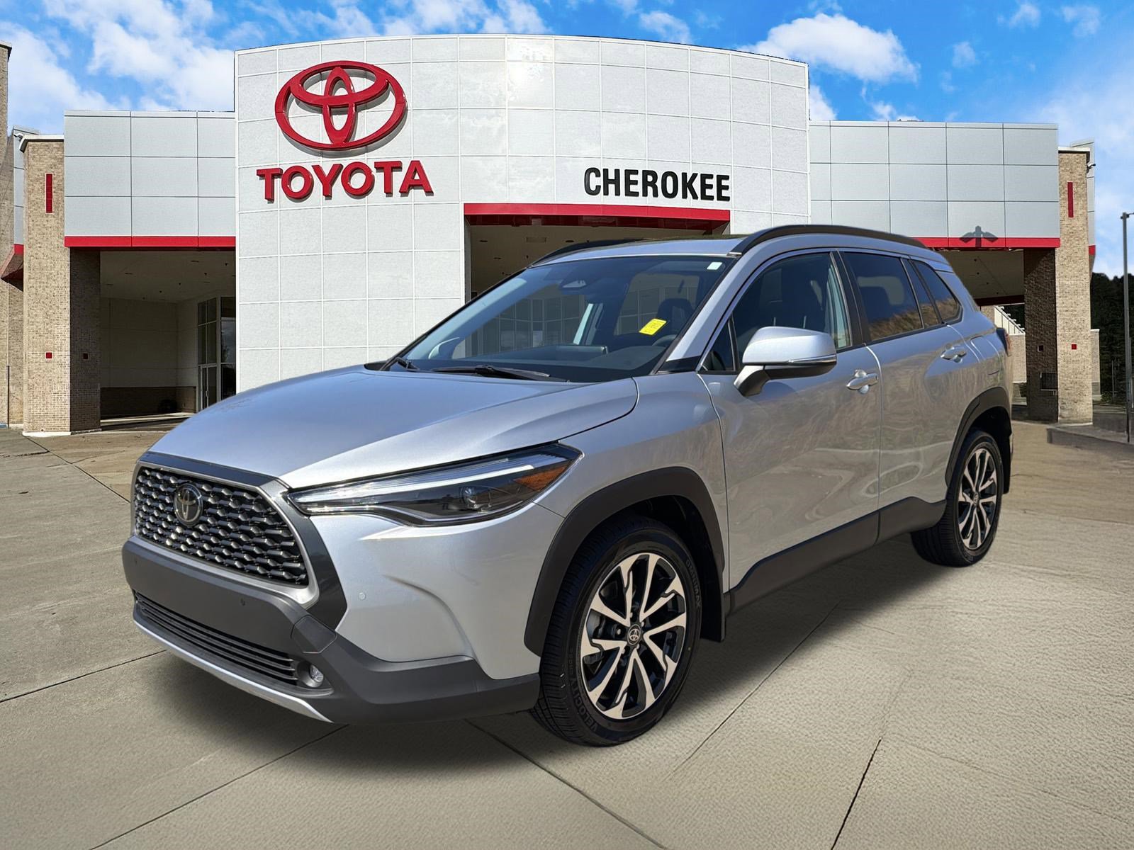 Used 2024 Toyota Corolla Cross XLE w/ Convenience Package image 1