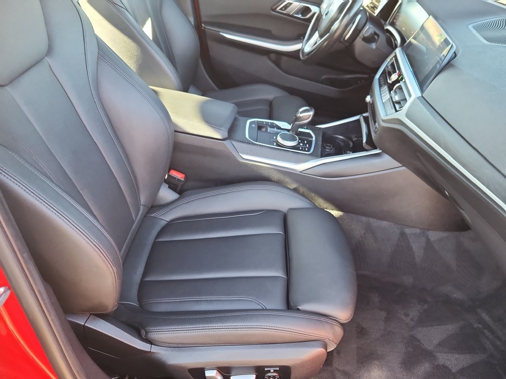 Used 2019 BMW 330i xDrive Sedan w/ Convenience Package AWD/4WD image 15
