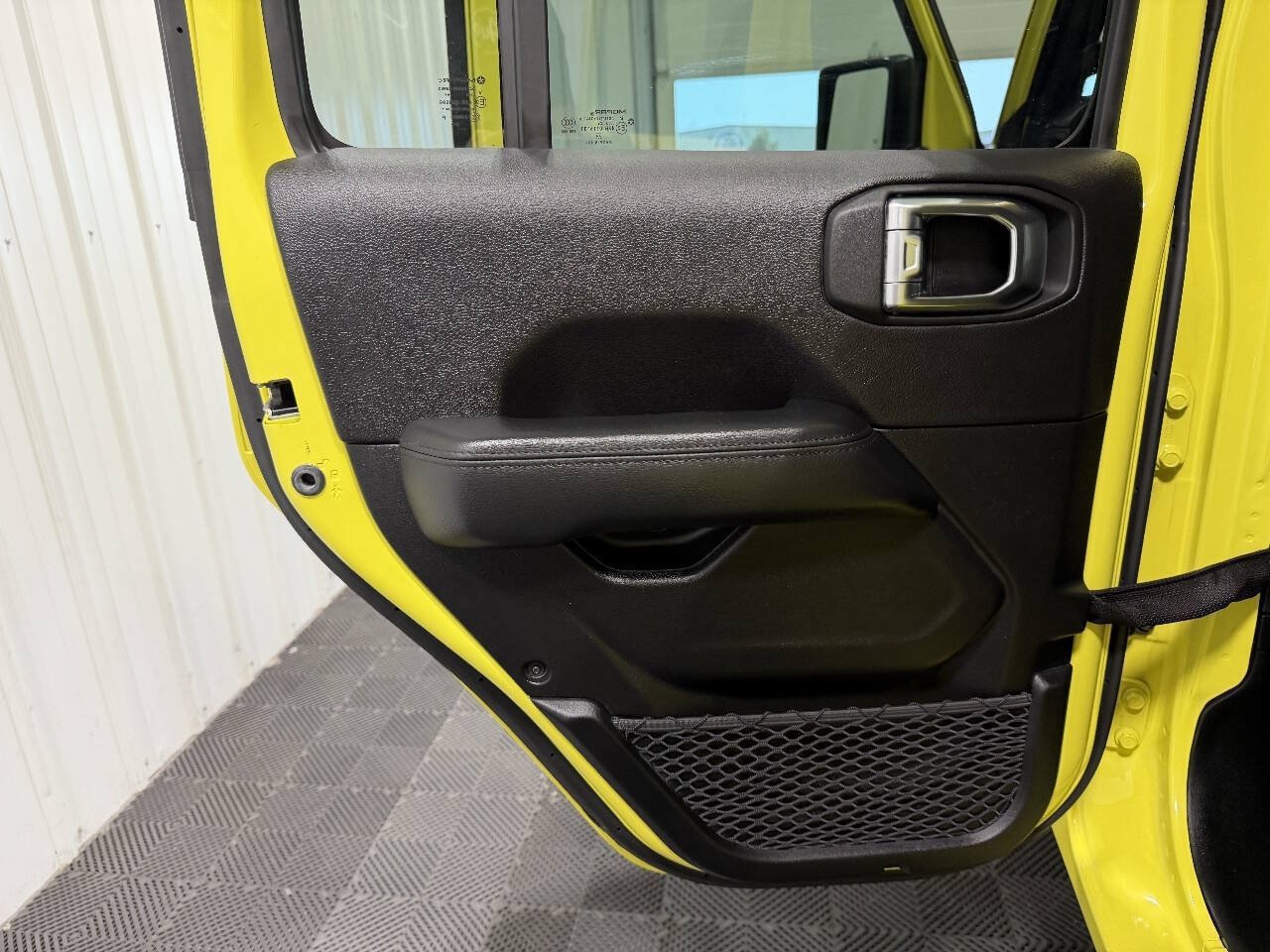 Used 2023 Jeep Wrangler Unlimited Sahara AWD/4WD image 25