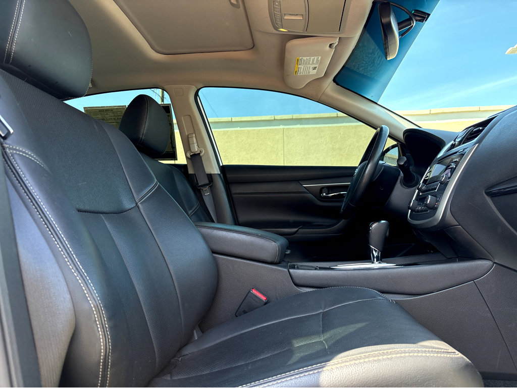 Used 2017 Nissan Altima 2.5 SL w/ Moonroof Package image 9