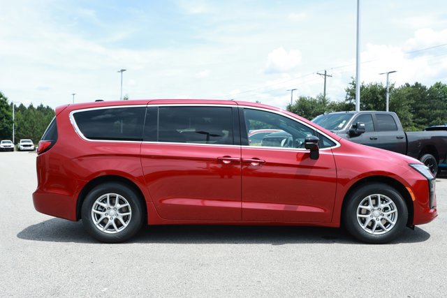New 2027 Chrysler Pacifica Select FWD image 4