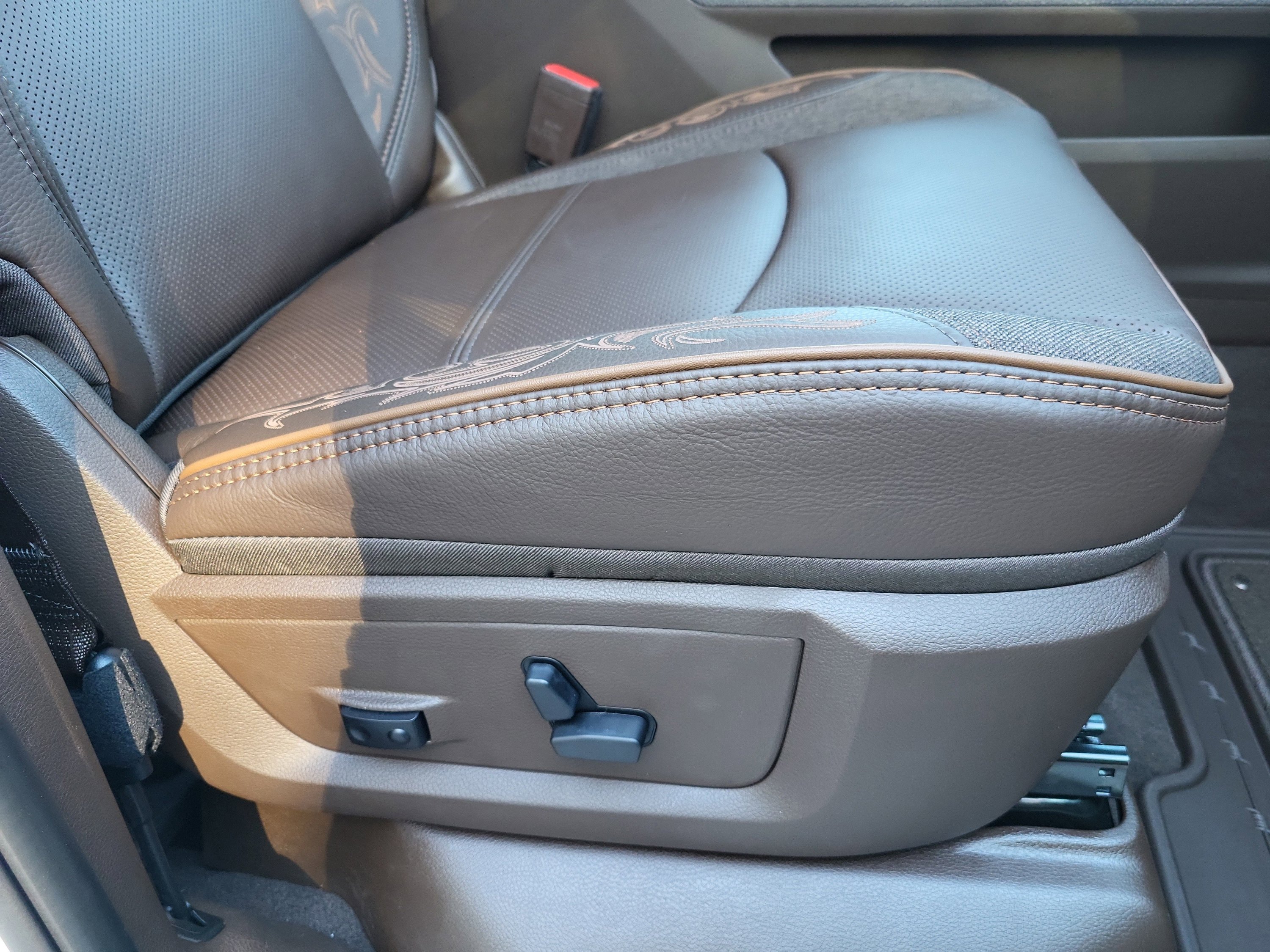 New 2026 RAM 2500 Limited image 17