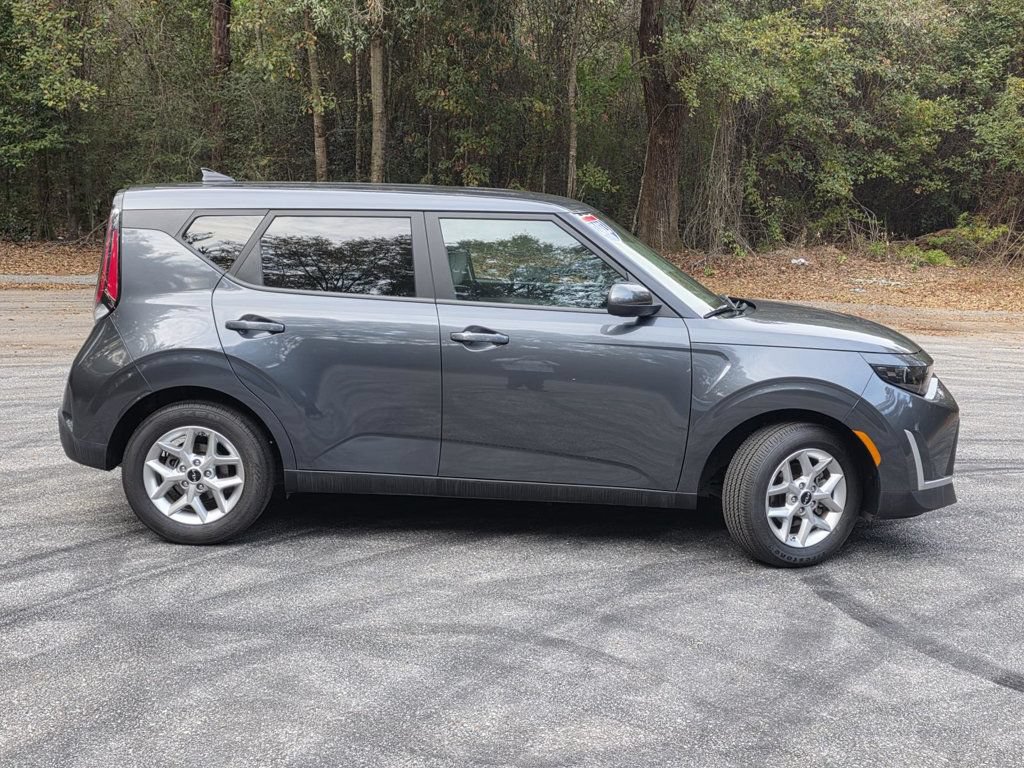 Used 2023 Kia Soul LX w/ LX Technology Package FWD image 29