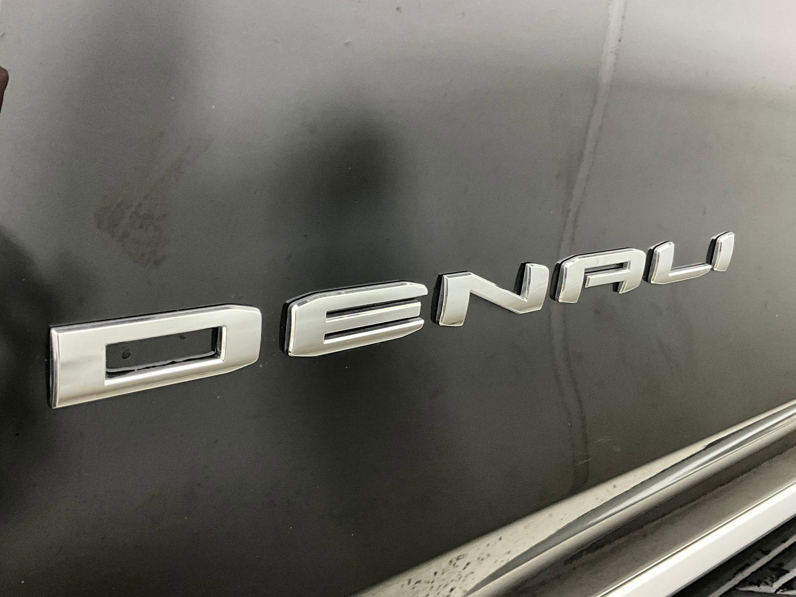 Used 2025 GMC Yukon XL Denali image 30