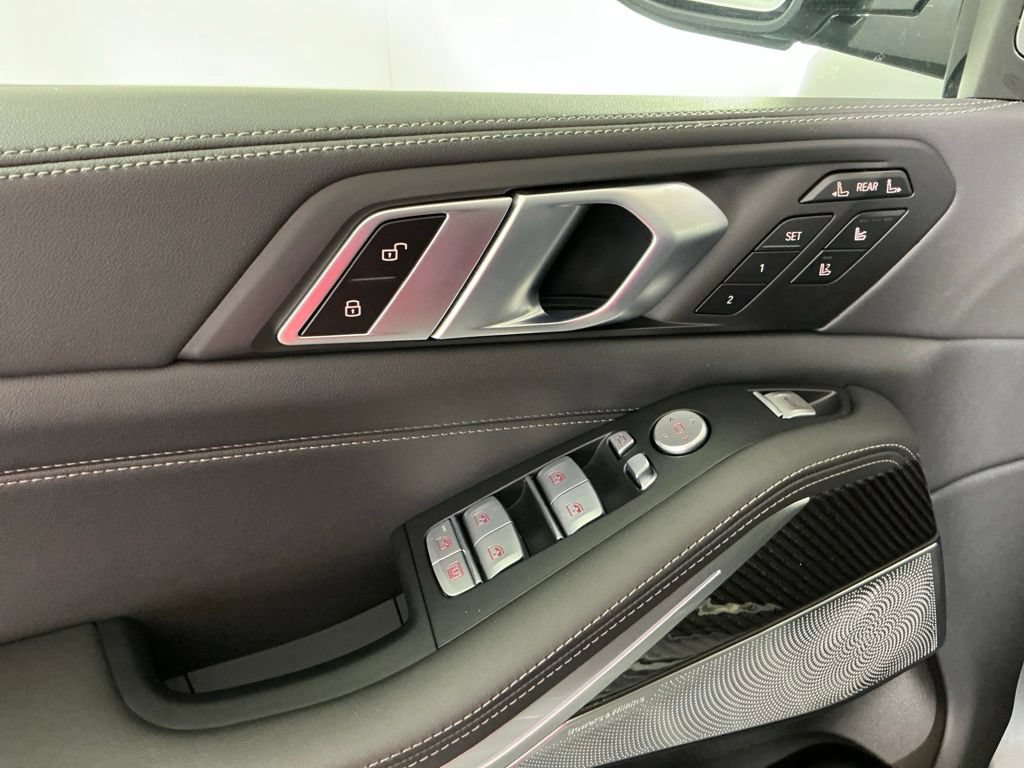 Certified 2025 BMW X7 M60i w/ Executive Package AWD/4WD image 18