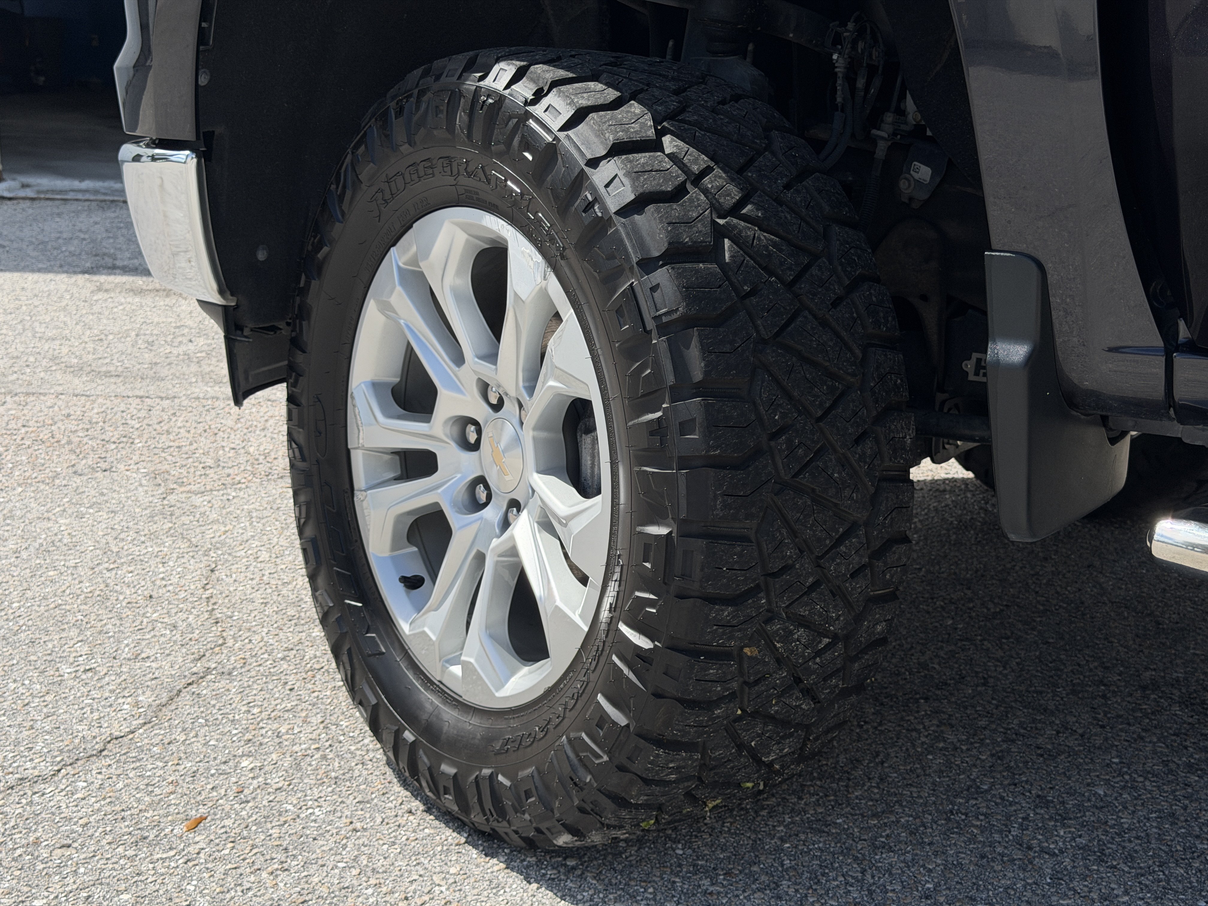 Used 2023 Chevrolet Silverado 1500 LTZ AWD/4WD image 33