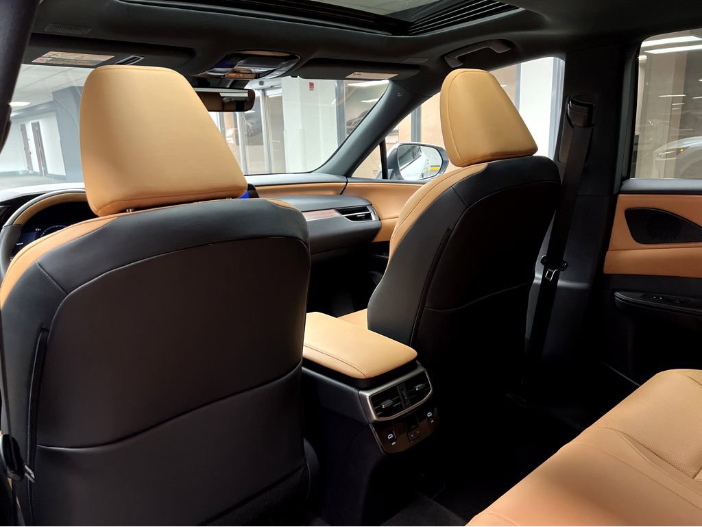 Certified 2025 Lexus RX 350h AWD/4WD image 19