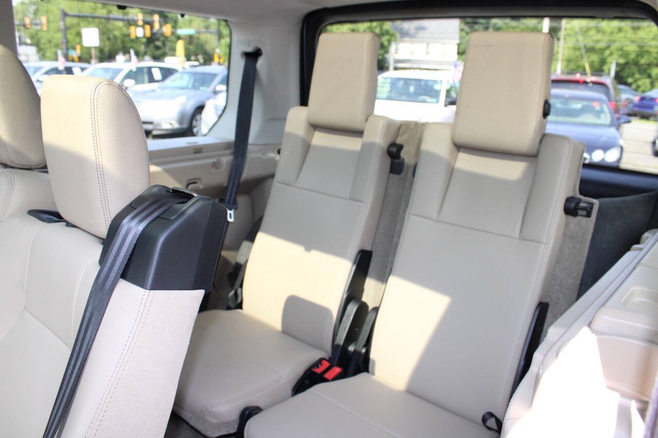 Used 2016 Land Rover LR4 HSE Silver Edition AWD/4WD image 23