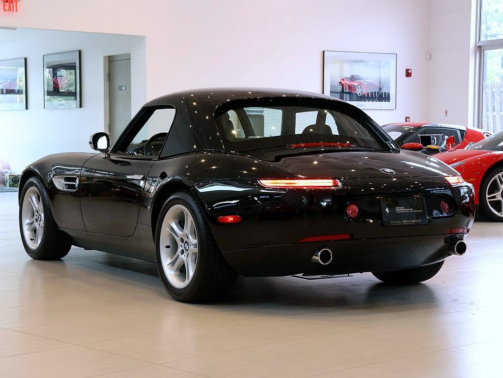 Used 2001 BMW Z8 RWD image 2
