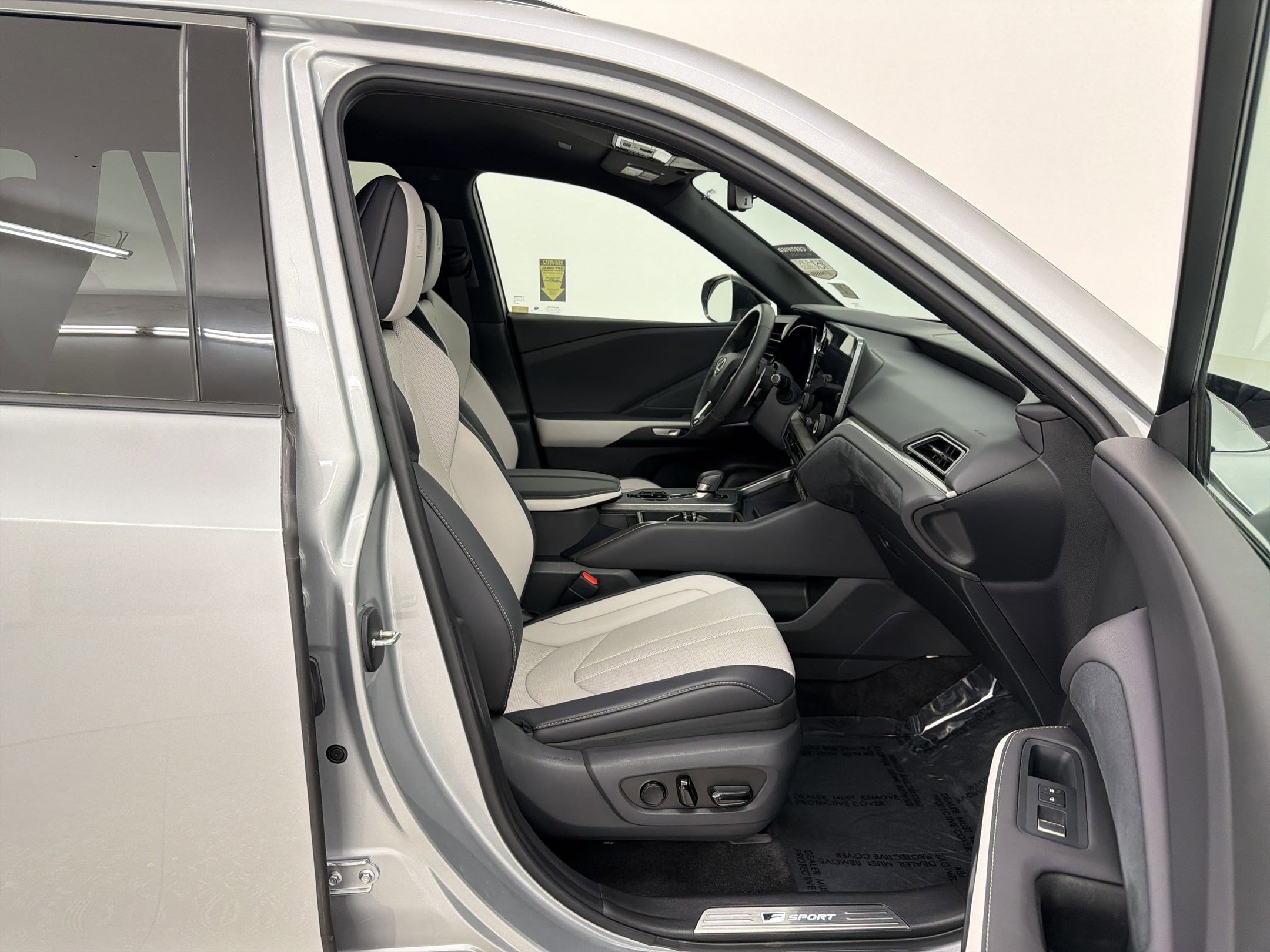 Certified 2024 Lexus TX 500h AWD w/ Technology Package image 30