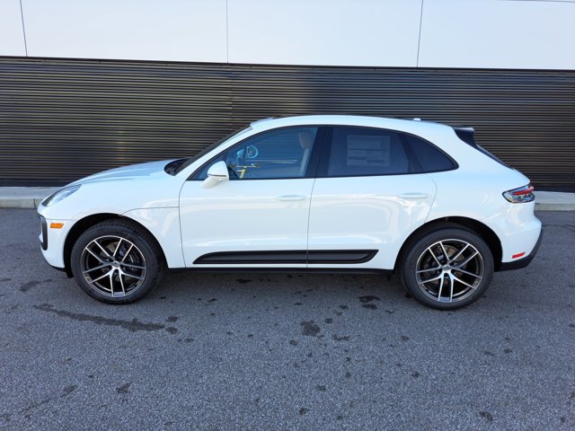 New 2026 Porsche Macan image 2