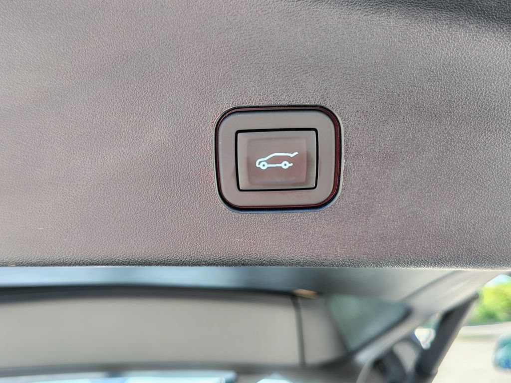 Used 2026 Cadillac Vistiq Sport w/ LPO, Floor Liner Package AWD/4WD image 18