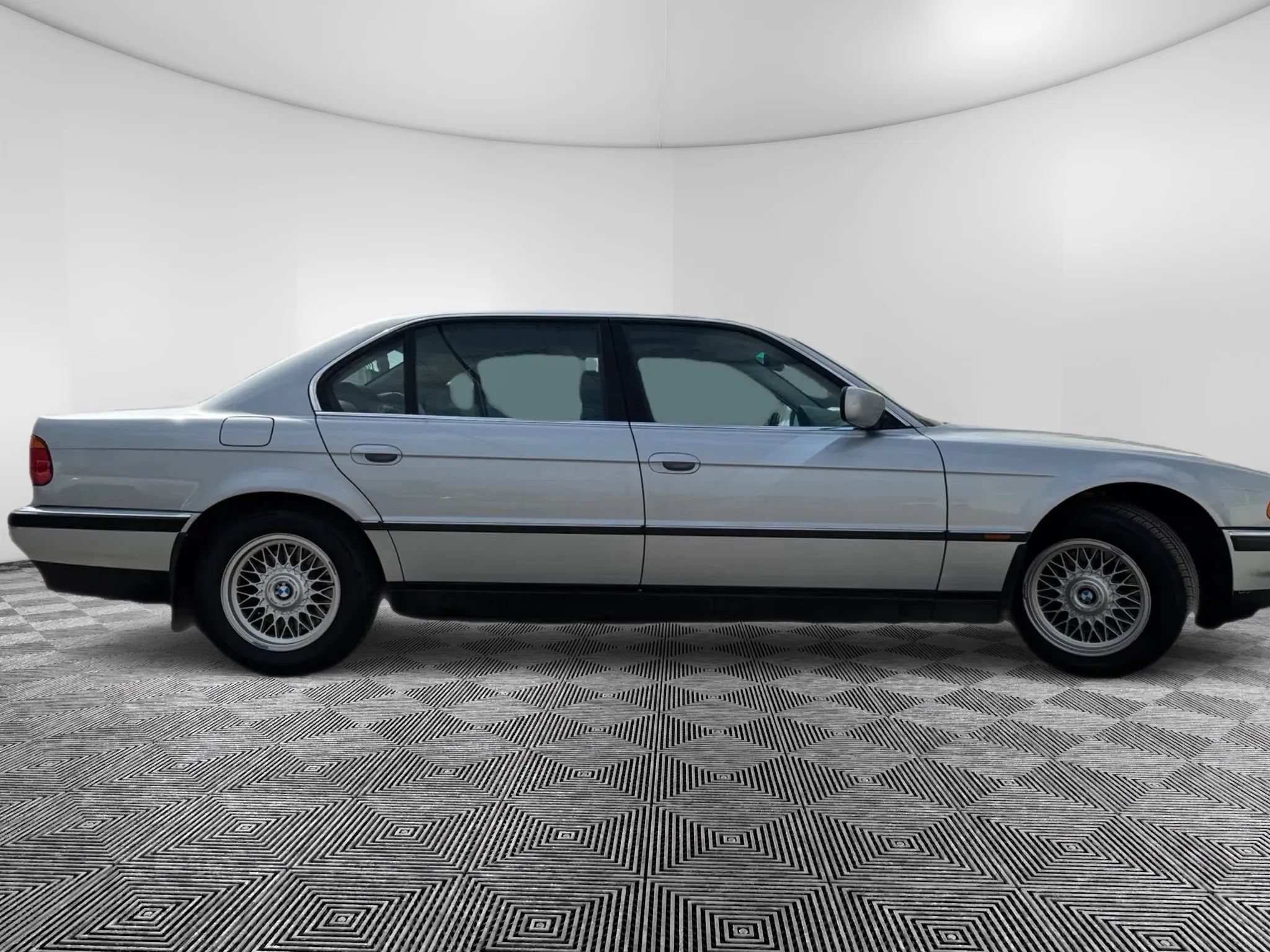 Used 1998 BMW 740iL RWD image 5