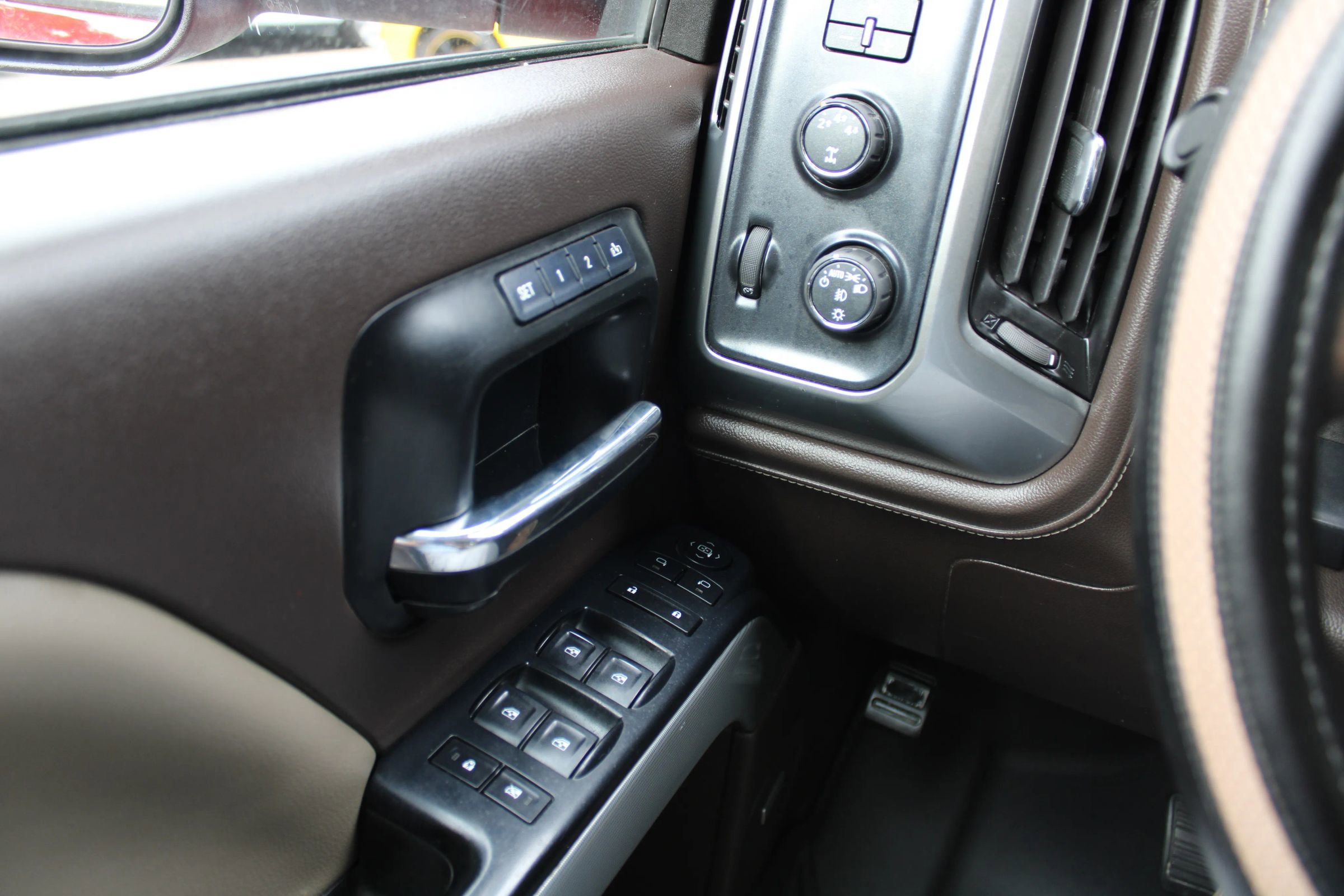 Used 2015 Chevrolet Silverado 3500 LTZ w/ Duramax Plus Package image 21