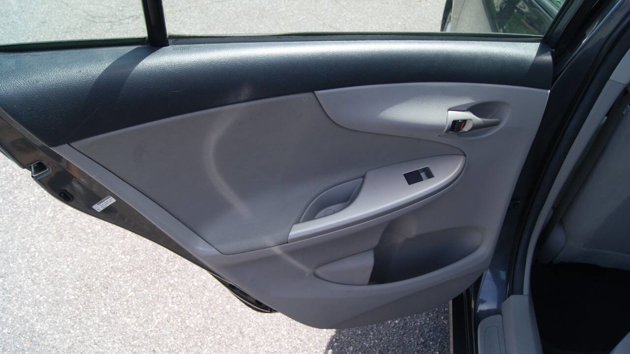 Used 2012 Toyota Corolla LE image 19