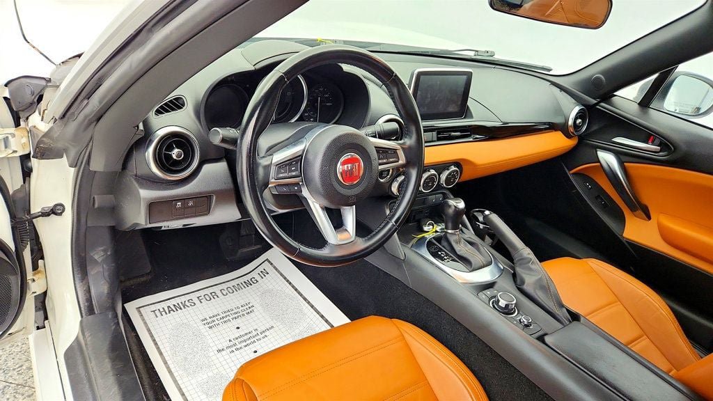 Used 2018 FIAT 124 Spider Lusso w/ Navigation & Sound Group RWD image 13