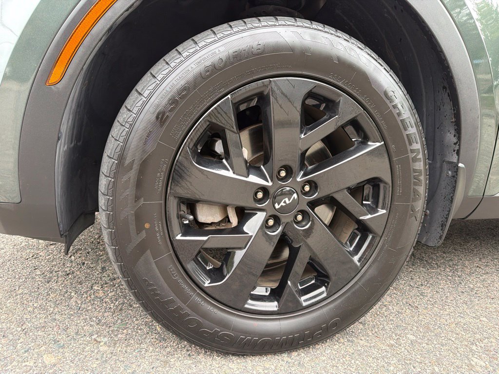 Certified 2022 Kia Sorento S AWD/4WD image 12