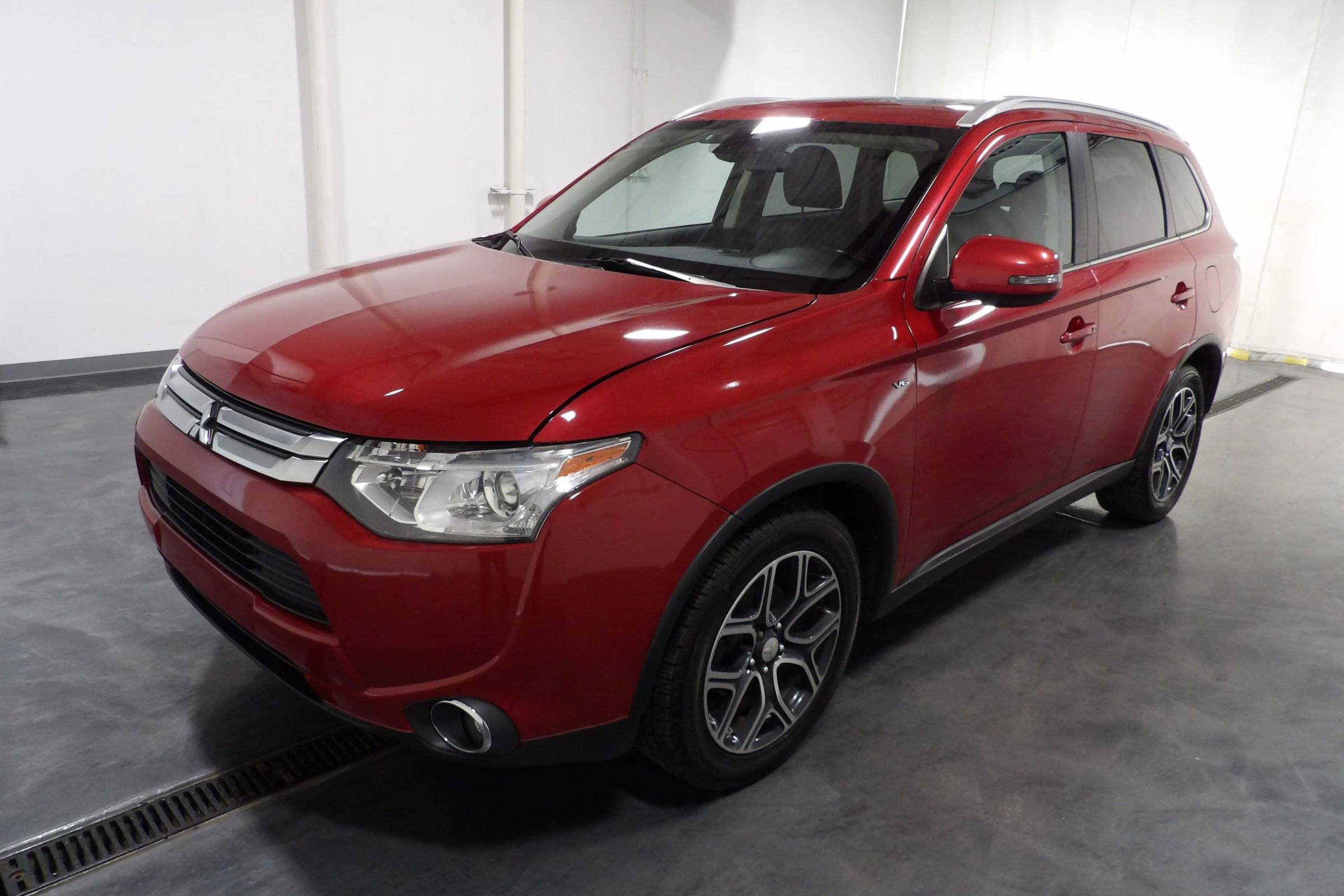 Used 2015 Mitsubishi Outlander GT image 3