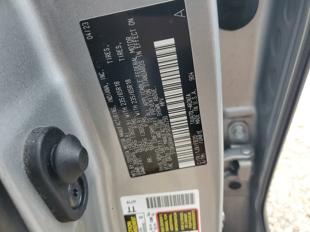 Used 2023 Toyota Highlander LE FWD image 24