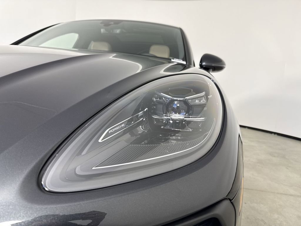 New 2026 Porsche Macan AWD/4WD image 11