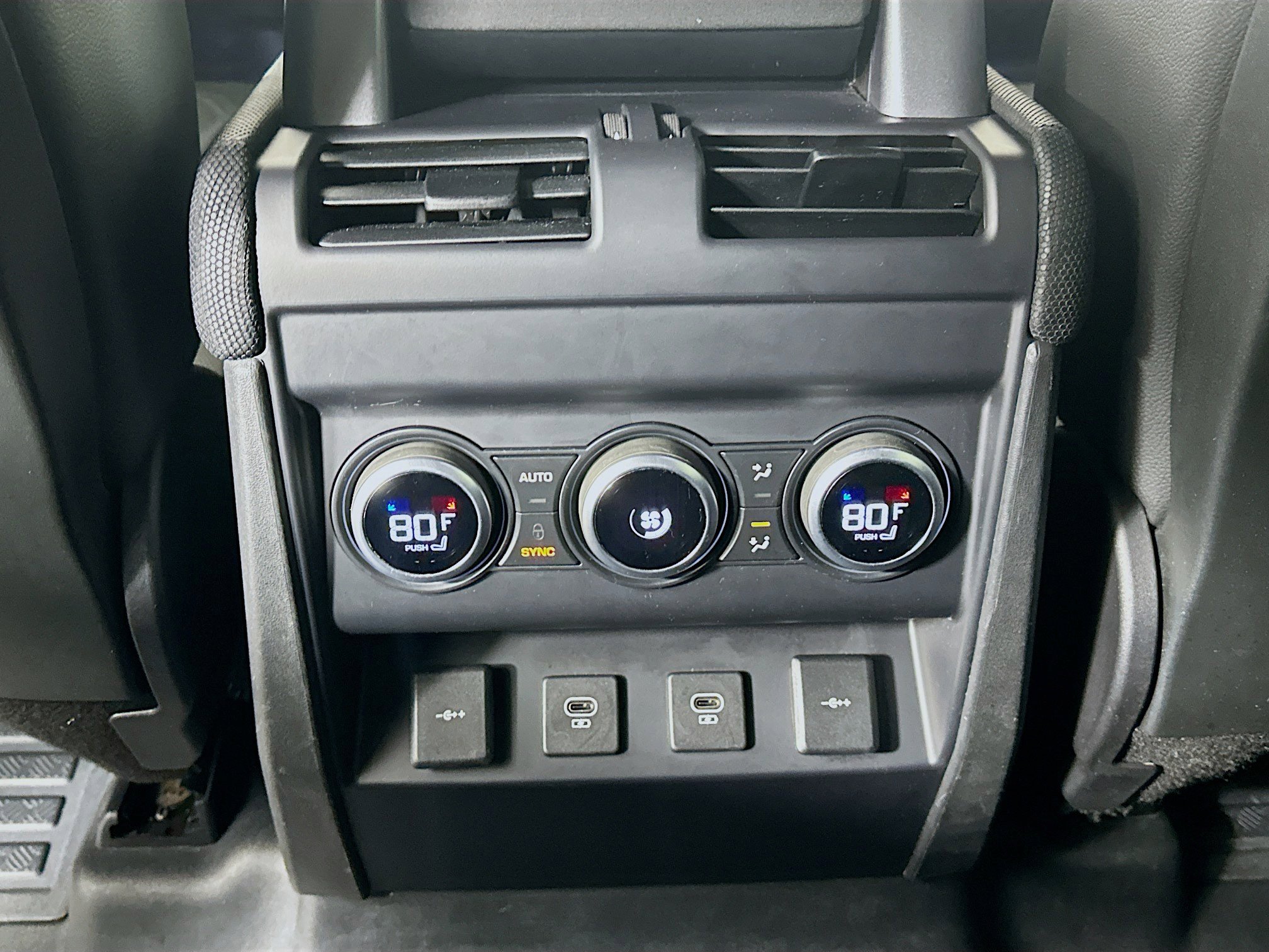 Used 2022 Land Rover Defender 110 X-Dynamic SE image 34