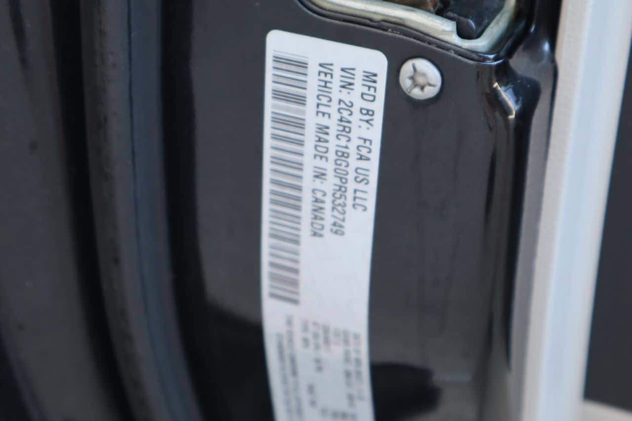 Used 2023 Chrysler Pacifica Touring-L FWD image 29