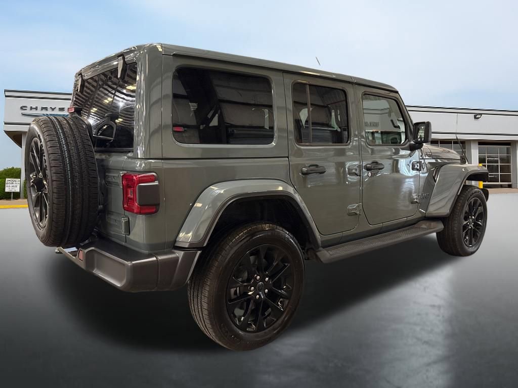 Used 2025 Jeep Wrangler Unlimited Sahara image 5